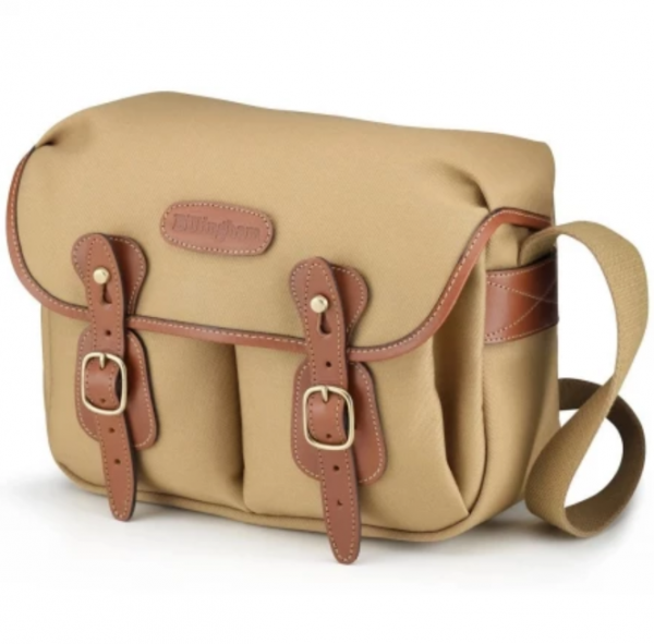 Tas messenger dengan aksen kulit